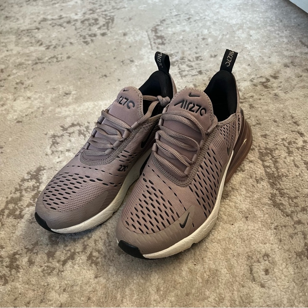 Nike Air 270 Sneakers Beige
